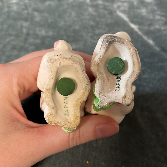 VTG Bunny Salt and Pepper Shakers - Picture 5 of 5